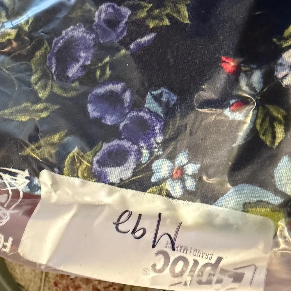 Talbots Womens Medium Navy Blue Floral Print 3/4 Sleeve Boat Neck Cotton Top - Picture 7 of 7